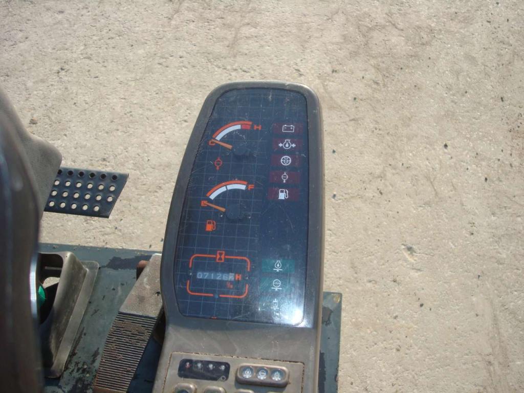 Sottocabina con servocomandi per Fiat Hitachi 150W3 Foto 5
