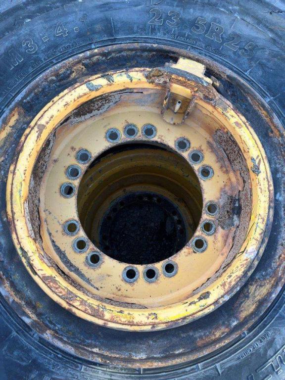 for 23.5R25 tires Rims per Volvo L110, L120 Foto 1