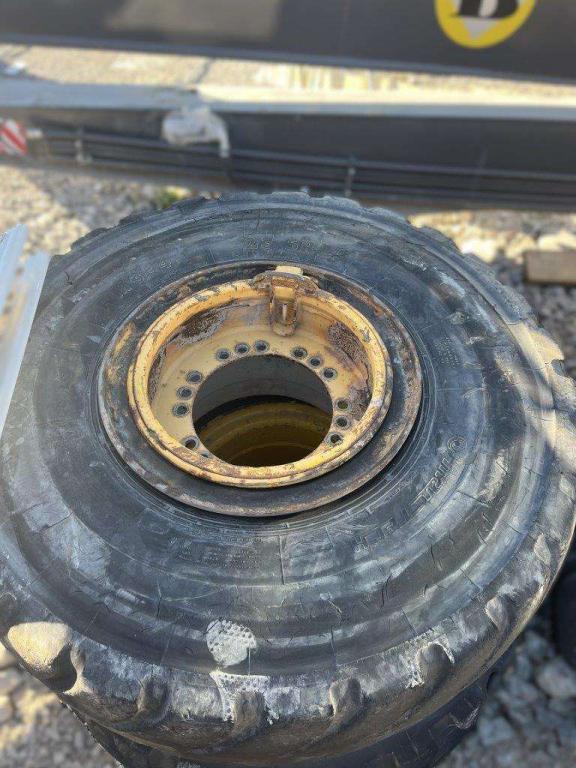 for 23.5R25 tires Rims per Volvo L110, L120 Foto 2