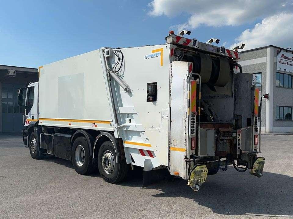 Iveco Stralis 330 6X2 Foto 3