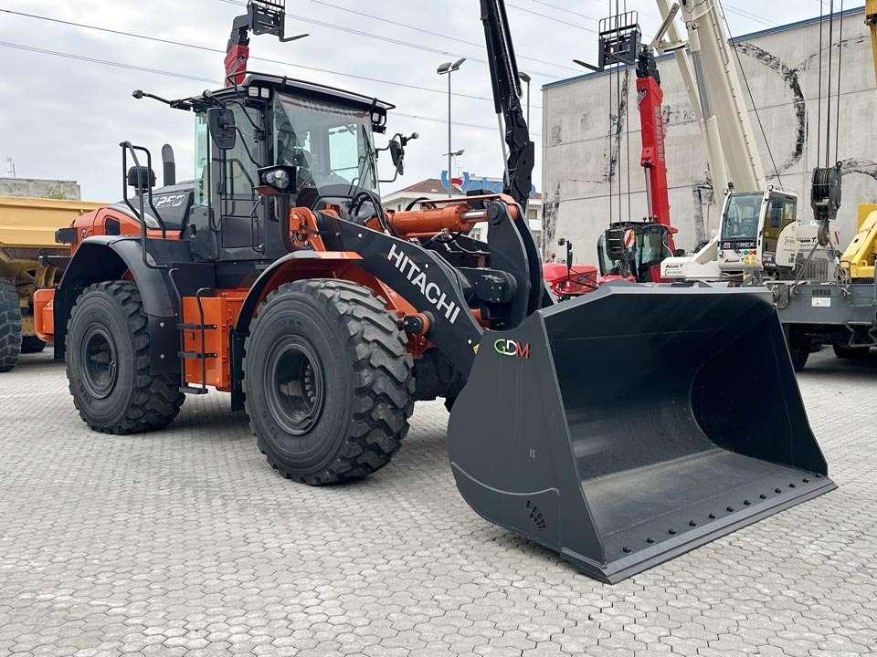 Hitachi ZW250-7 Foto 20