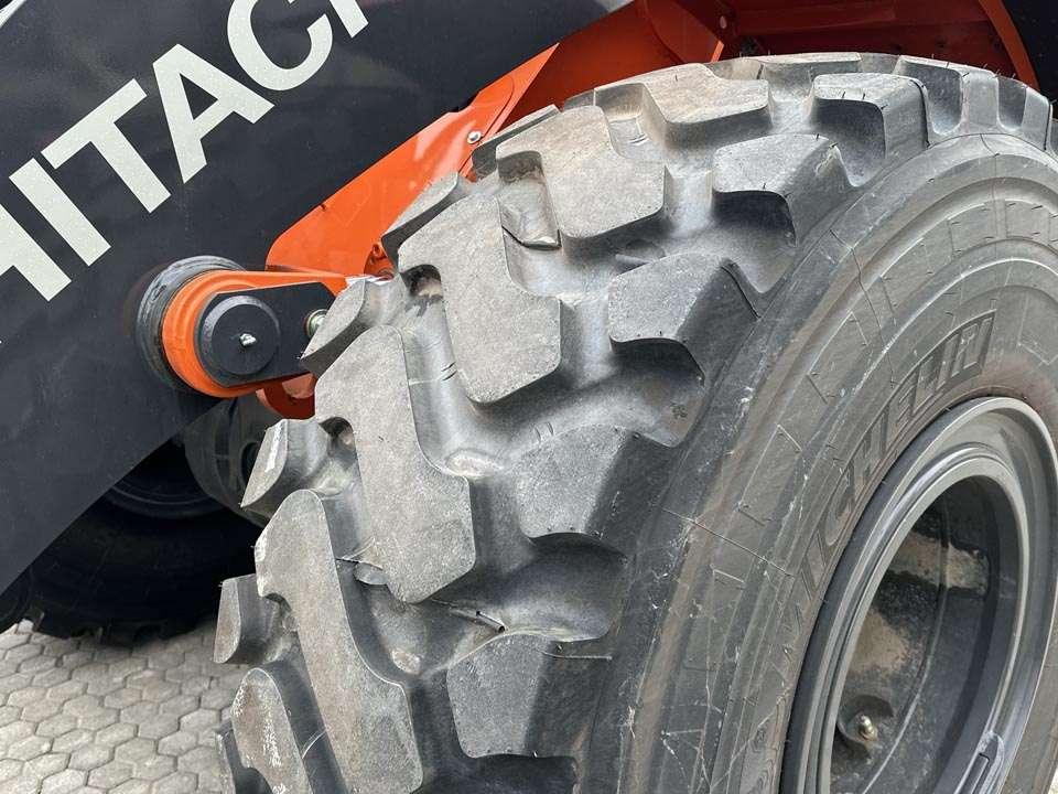 Hitachi ZW250-7 Foto 5
