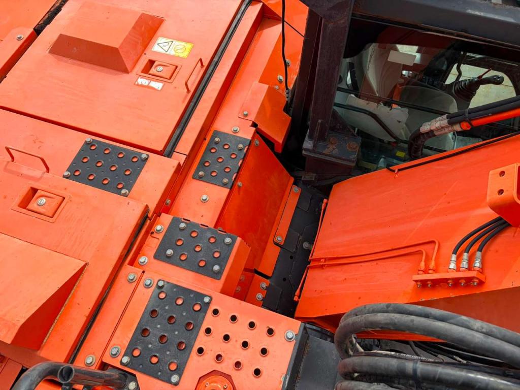 Hitachi ZX225US5LC Foto 27