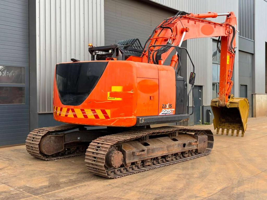 Hitachi ZX225US5LC Foto 4