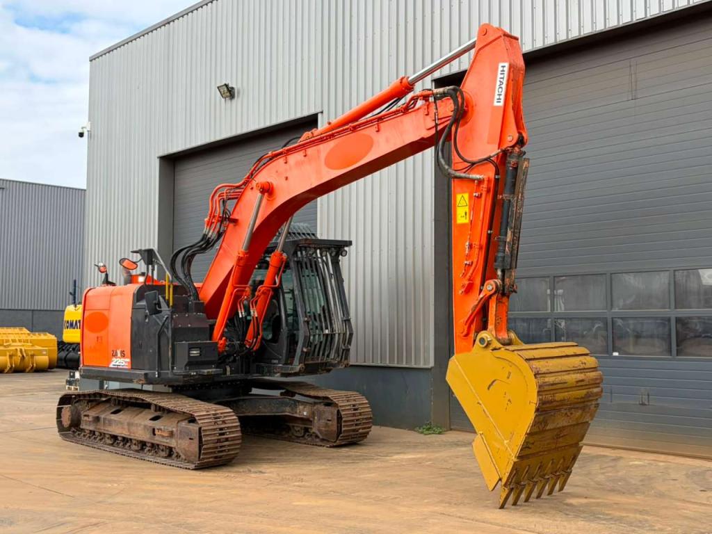 Hitachi ZX225US5LC Foto 6