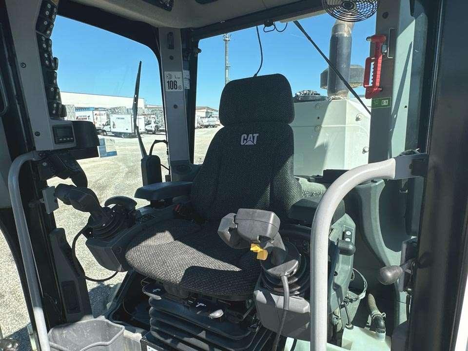Caterpillar 120M2 Foto 16