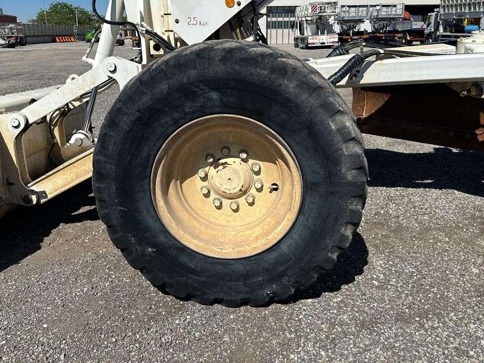 Caterpillar 120M2 Foto 5