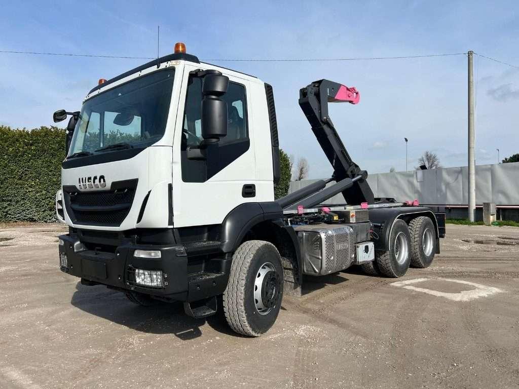 Iveco TRAKKER 360 SCARRABILE 6X4 Foto 1