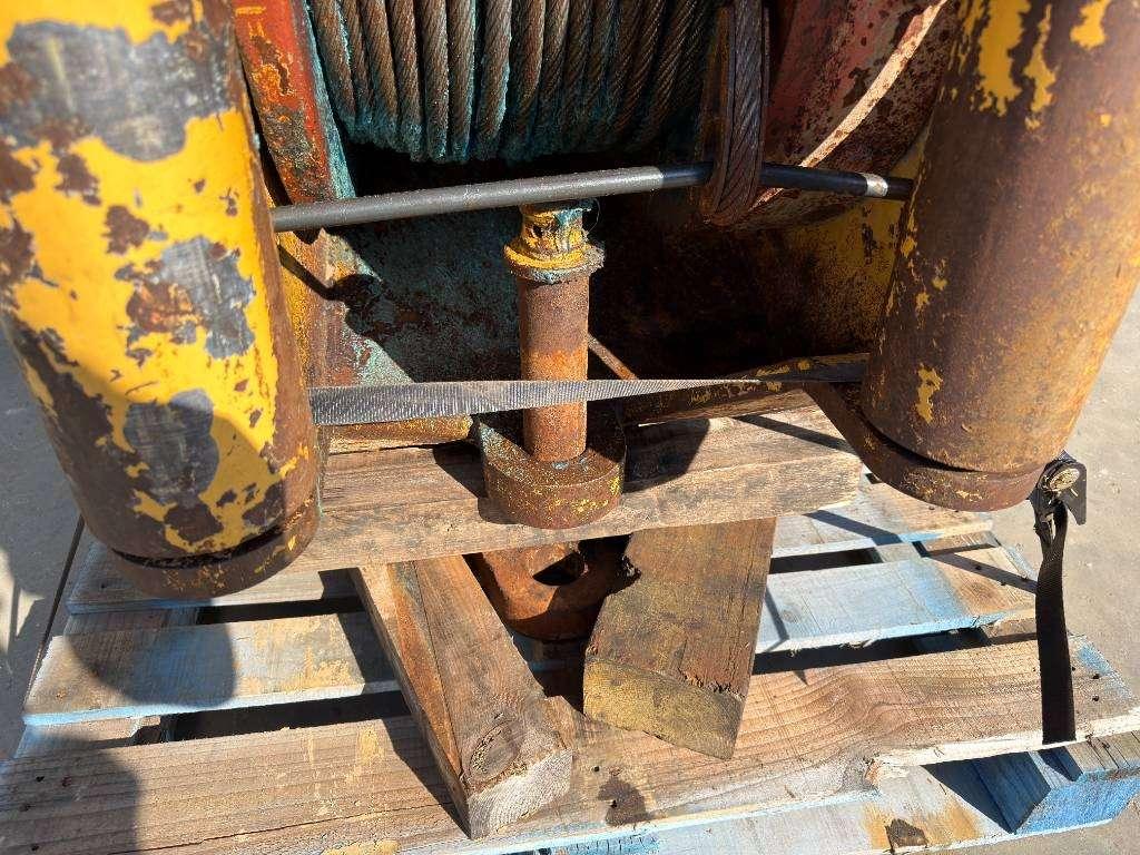 Caterpillar D6H / D6R / D6T Winch - Paccar PA110 Foto 12