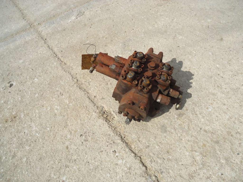 Distributore idraulico per Fiat Kobelco W190 Foto 3