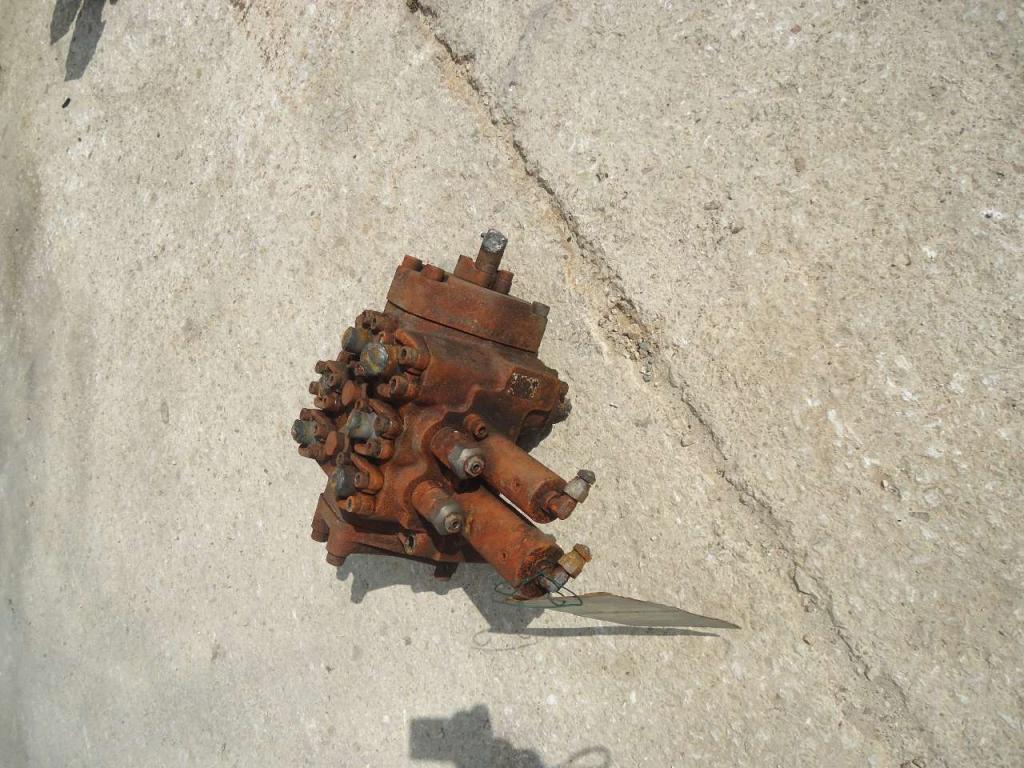 Distributore idraulico per Fiat Kobelco W190 Foto 4