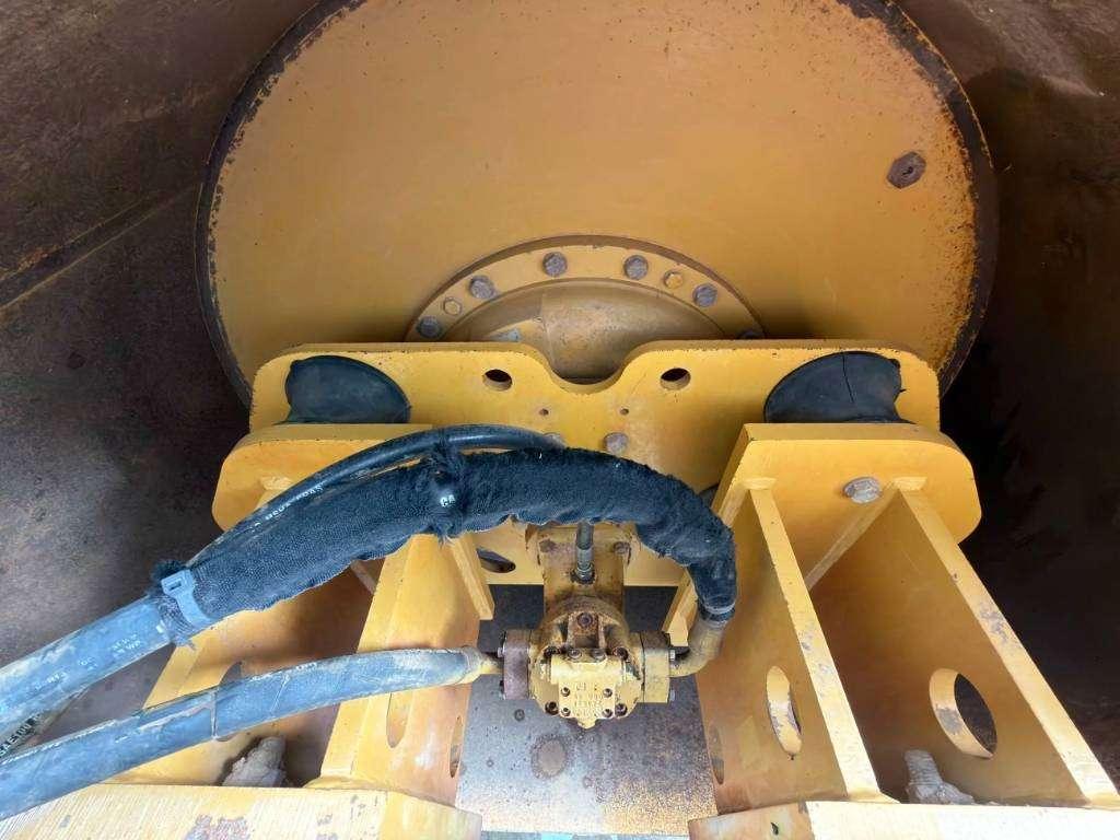 Caterpillar CS74 Foto 18