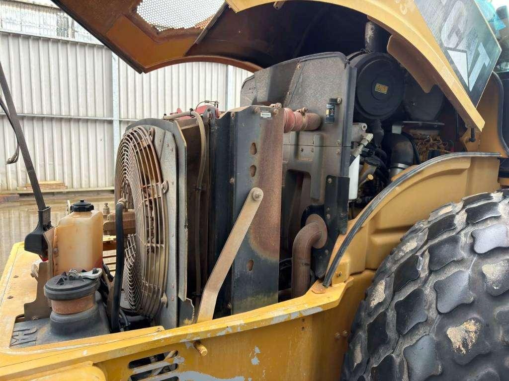 Caterpillar CS74 Foto 24