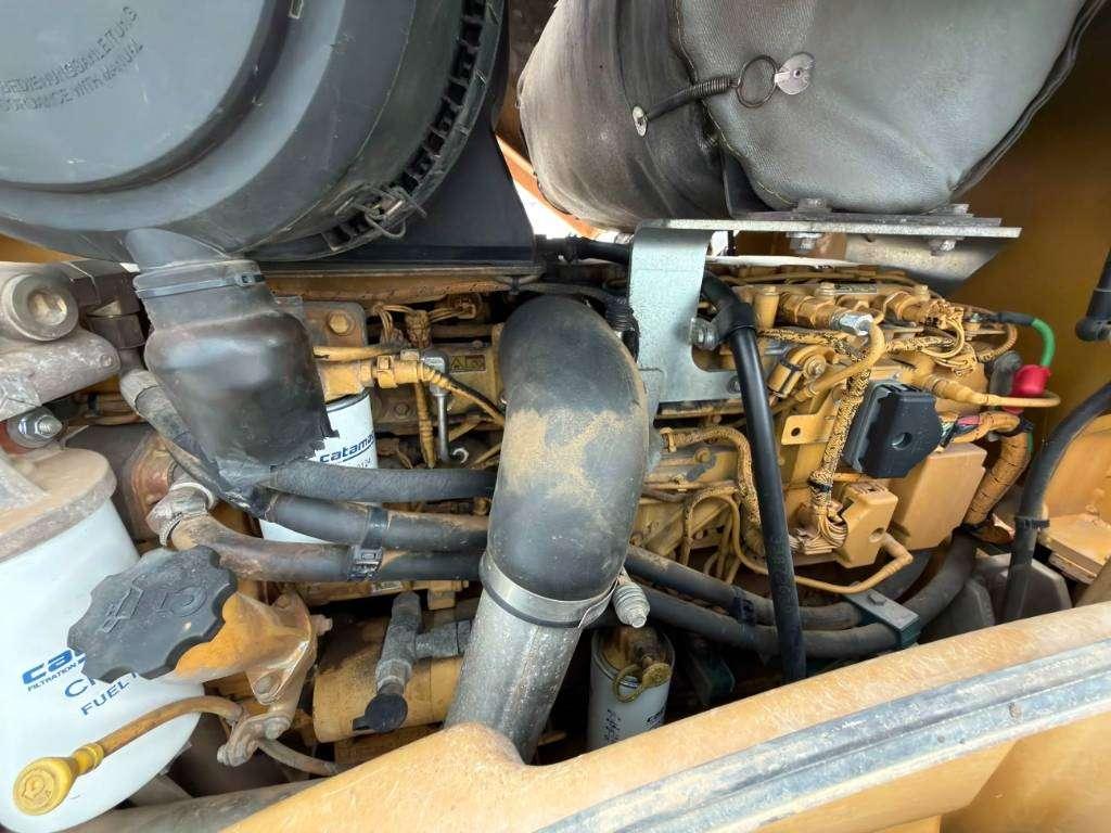 Caterpillar CS74 Foto 25