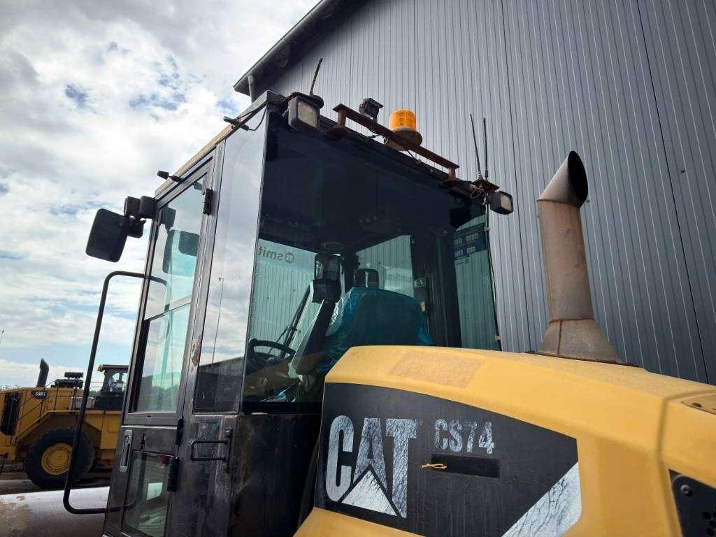 Caterpillar CS74 Foto 7