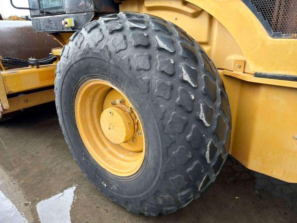 Caterpillar CS74 Foto 8