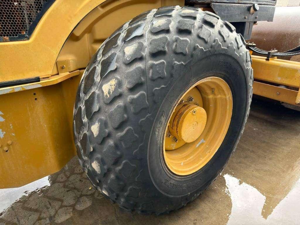 Caterpillar CS74 Foto 9