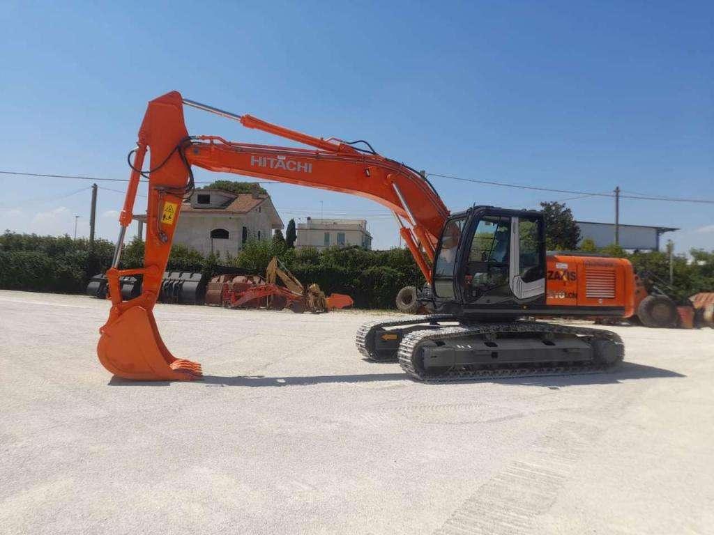 Hitachi ZX210LCN-3 Foto 1