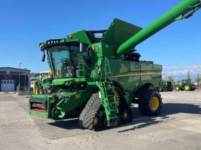John Deere S780 in vendita da Sergio Bassan Srl