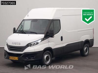 Iveco Daily 35S18 3.0L Automaat 180PK 3,5t Trekhaak L2H2 LED Navi Airco Cruise Camera Euro6 L2 A/C Towbar in vendita da BAS World B.V.