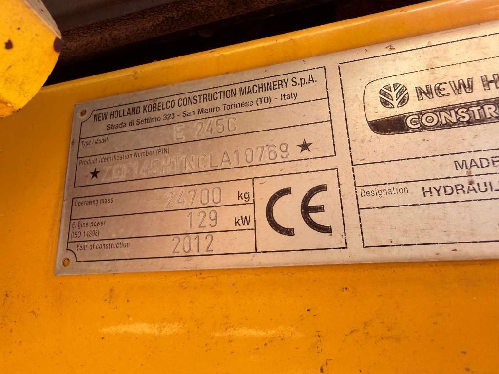 New Holland E 245 C Foto 8