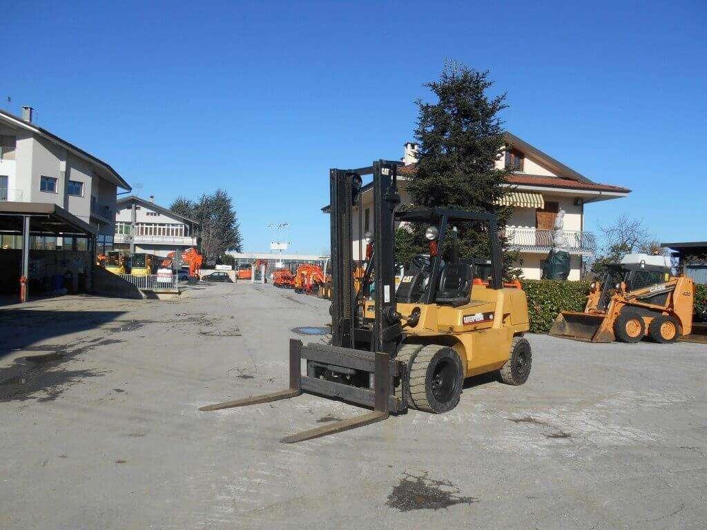 Caterpillar DP40KL Foto 1