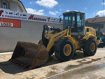 New Holland W130 in vendita da Massucco T. Srl