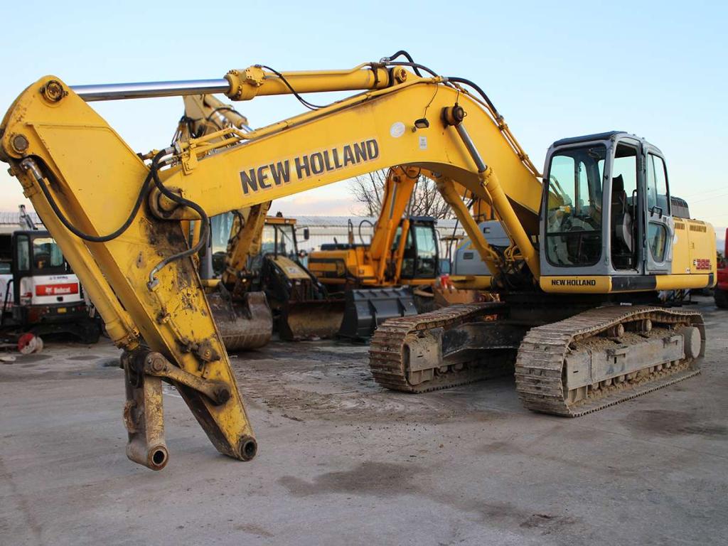 New Holland Kobelco E385B Foto 1