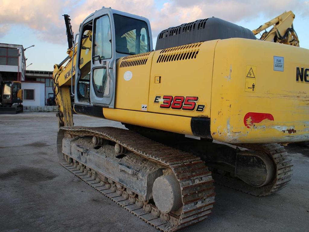 New Holland Kobelco E385B Foto 3