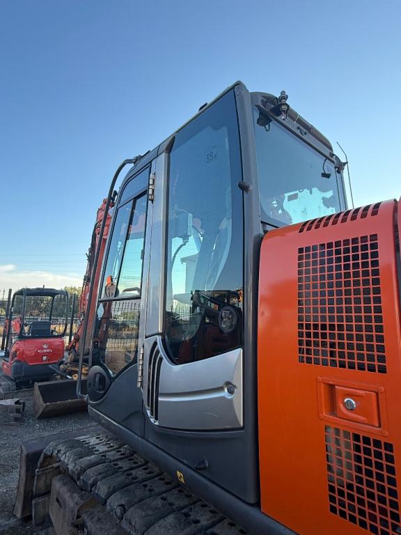 Hitachi ZX135US-3 Foto 8