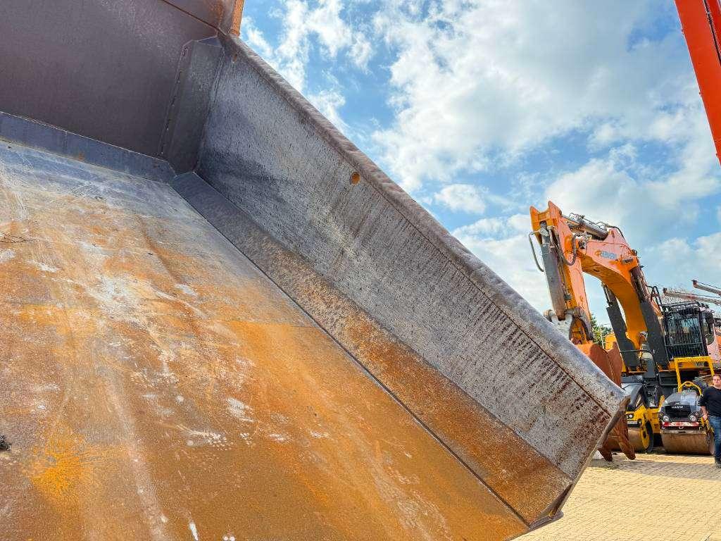 Caterpillar 775F - German Machine / Auto Greasing Foto 22