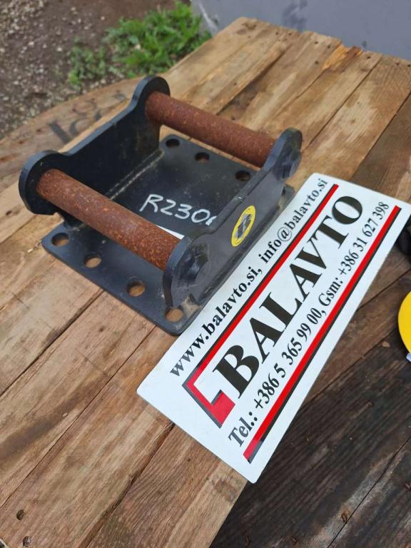 S30 for 2 ton excavators Attachment plate Foto 2
