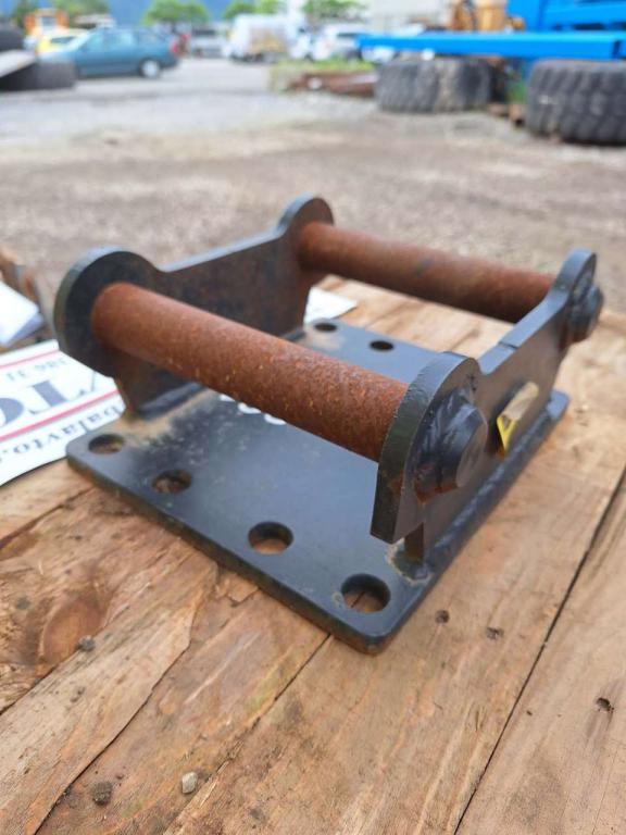 S30 for 2 ton excavators Attachment plate Foto 6