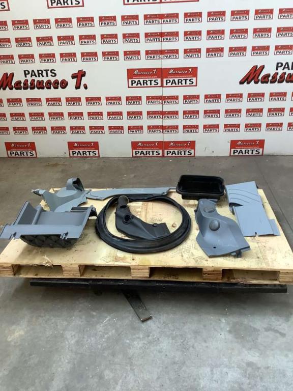 Carter e parti interni cabina per Hitachi ZX135US-7 Foto 1