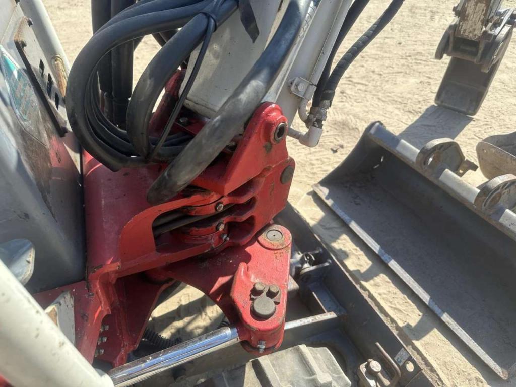 Takeuchi TB 108 3 buckets Foto 19