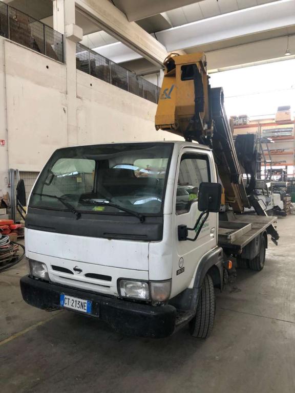Nissan TL 35 Foto 3