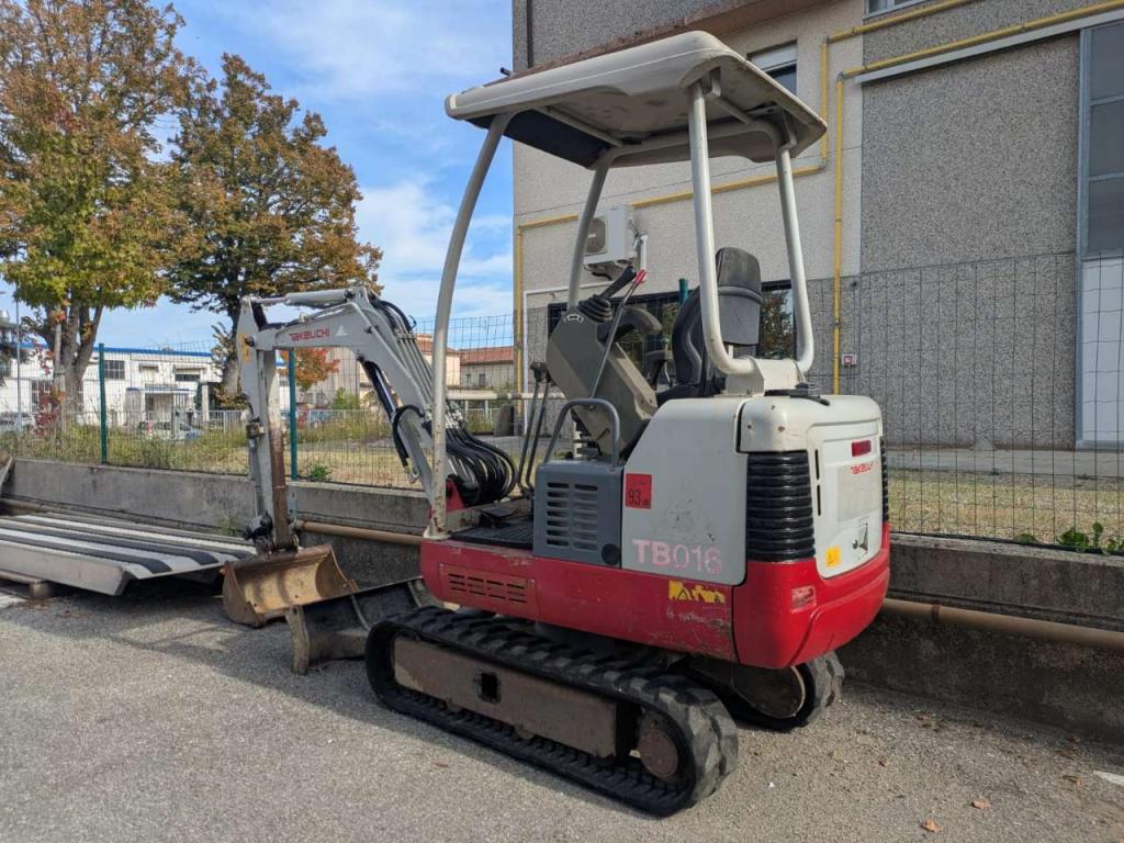Takeuchi TB016 Foto 2