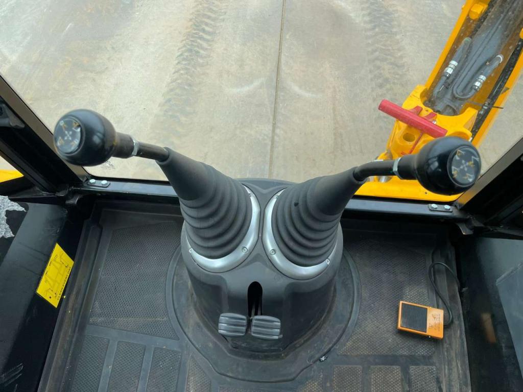 JCB 3DX 4x4 A/C Hammerlines Foto 23