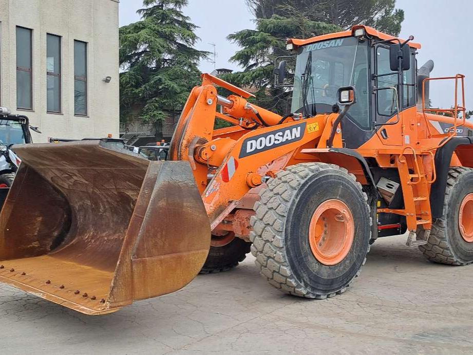 Doosan DL300-5 Foto 1