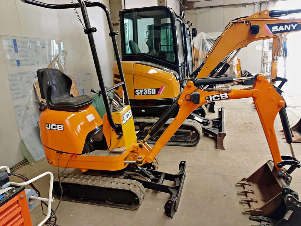JCB 8008CT Foto 2