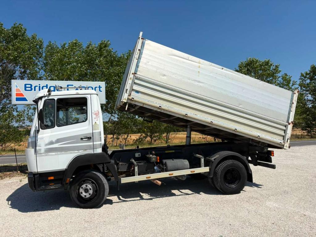 Mercedes-Benz 817 ribaltabile trilaterale Foto 2