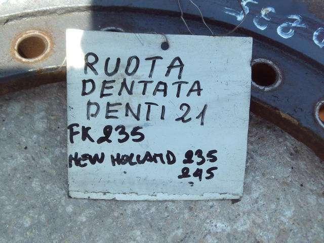 Ruota motrice per FK 235 - NEW HOOLLAND 235 -245 DENTI 21 Foto 3
