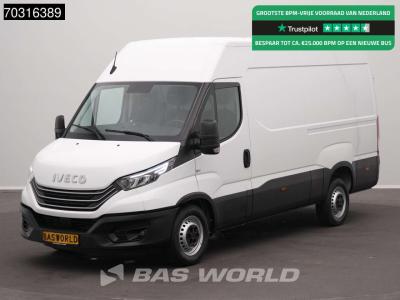Iveco Daily 35S18 3.0L Automaat 180PK L2H2 3,5t Trekhaak LED Airco Navi Cruise Camera Euro6 L2 Airco Trek in vendita da BAS World B.V.