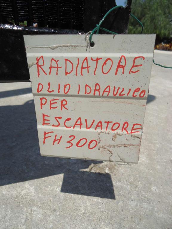 Radiatore olio idraulico per Fiat Hitachi FH300 Foto 3