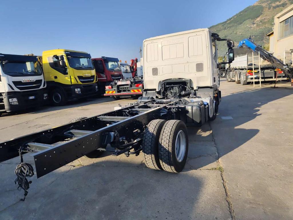 Iveco EUROCARGO 100E18 Foto 14