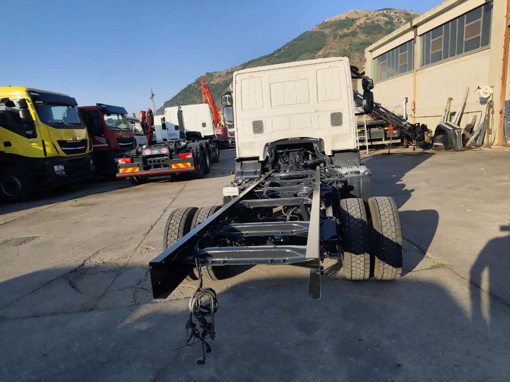 Iveco EUROCARGO 100E18 Foto 16