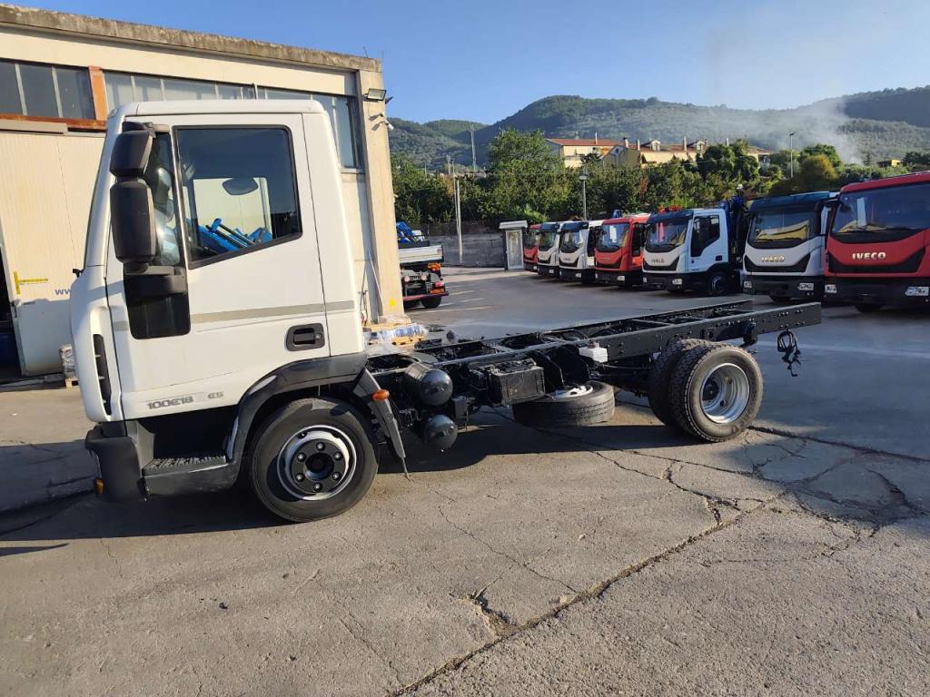 Iveco EUROCARGO 100E18 Foto 26