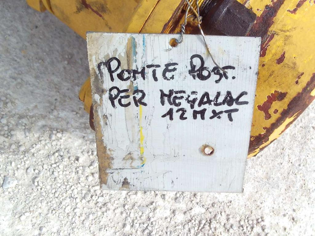 Assale posteriore per Mecalac 12MXT Foto 6