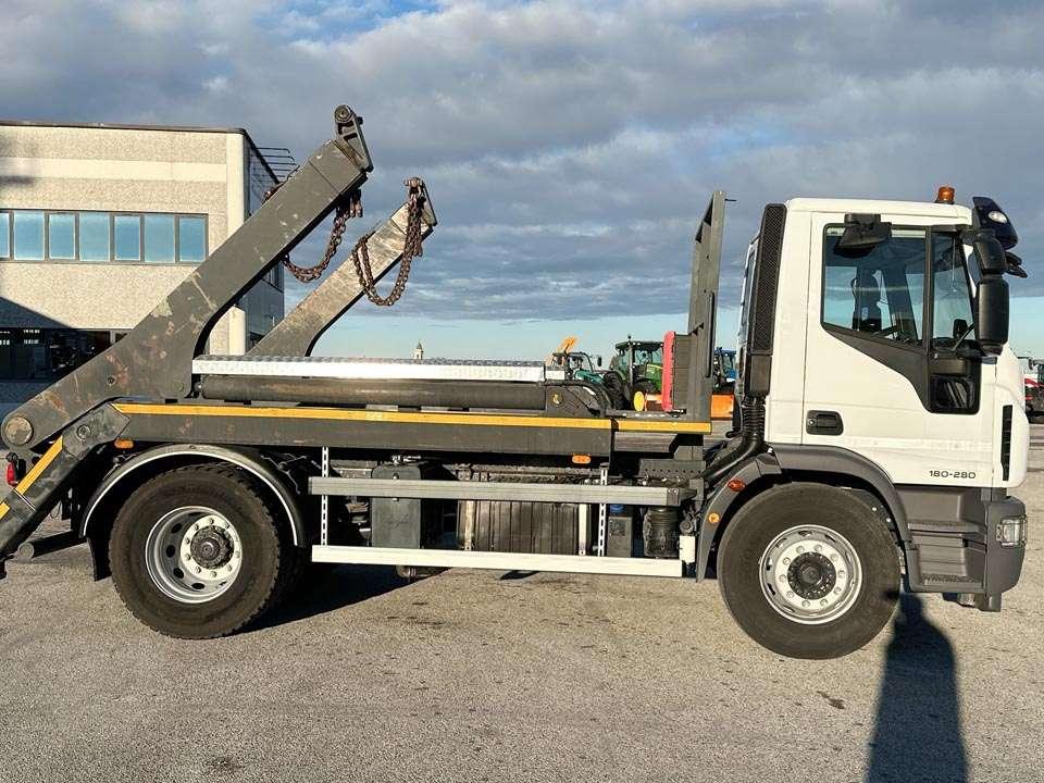 Iveco EUROCARGO 180-280 4x2 Foto 24