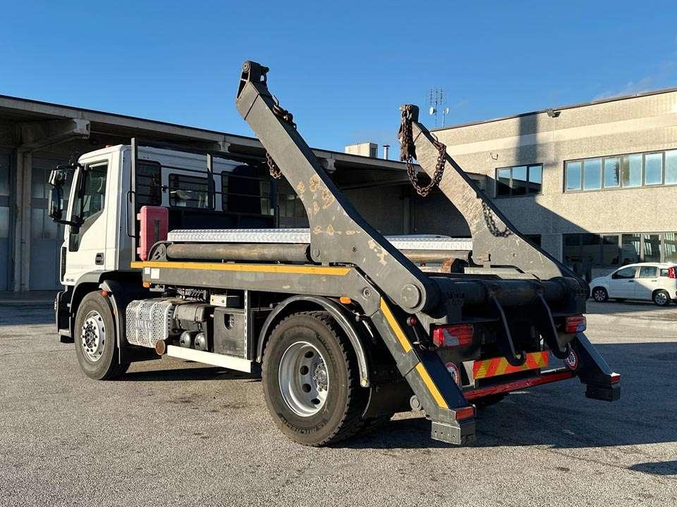 Iveco EUROCARGO 180-280 4x2 Foto 3